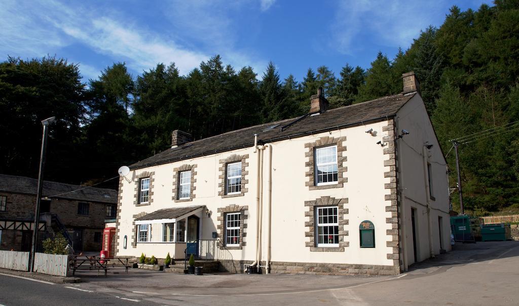 The Snake Pass Inn Идейл Екстериор снимка