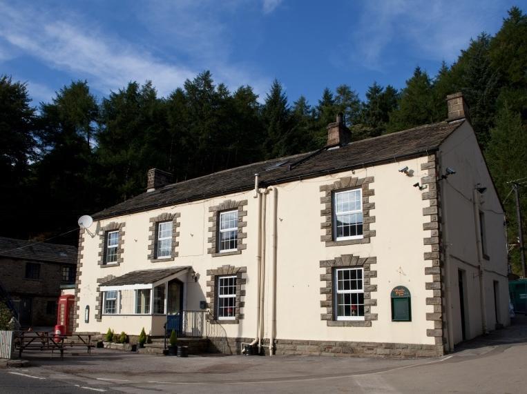 The Snake Pass Inn Идейл Екстериор снимка