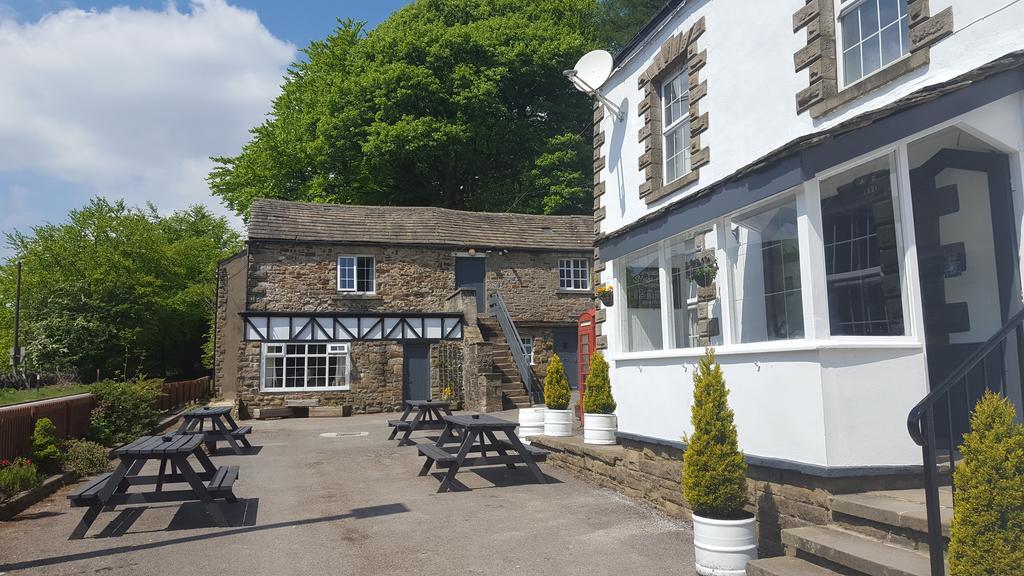 The Snake Pass Inn Идейл Екстериор снимка
